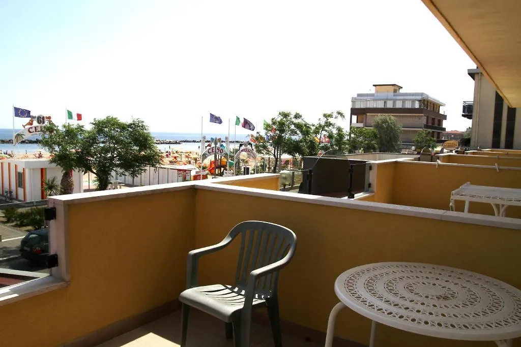 Appartamenti Montmartre Rimini 0*,  Italien